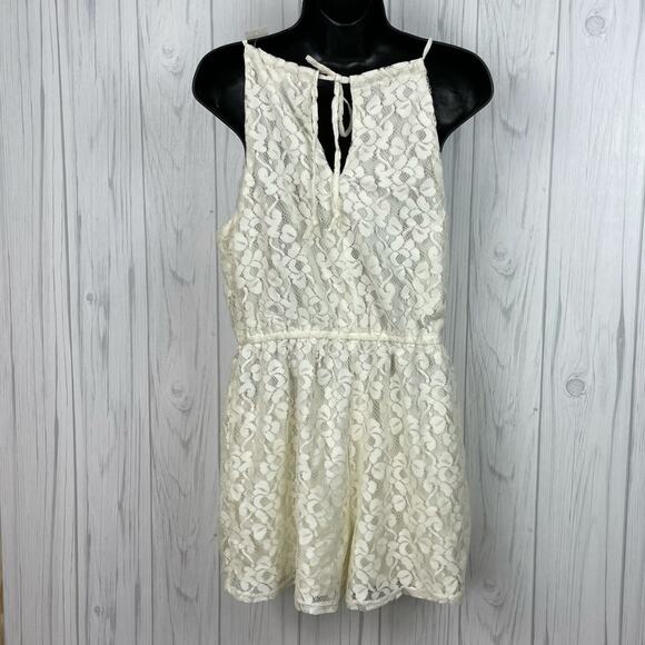 Miami cream lace romper size medium - Picture 2 of 9